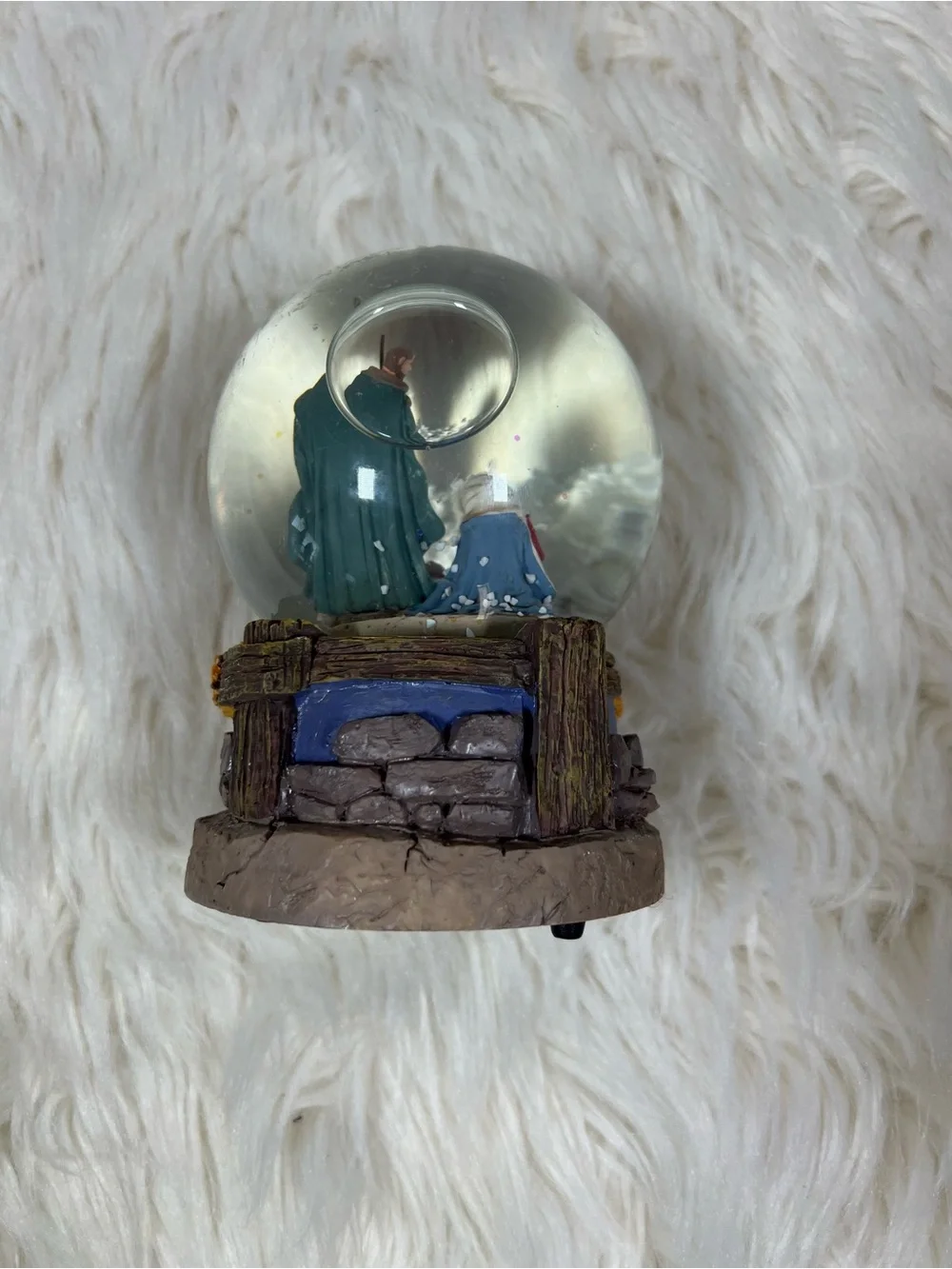 Nativity Musical Snow Globe – Plays “Silent Night”